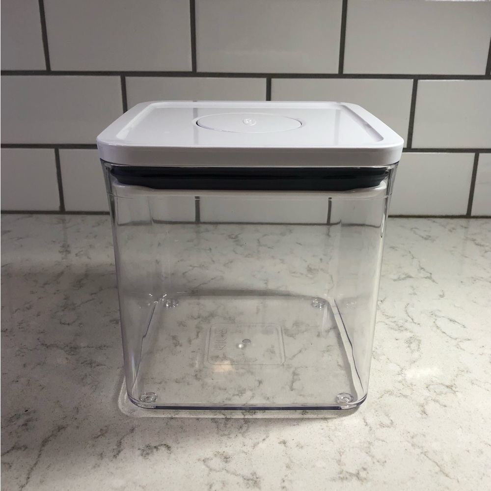 OXO 2.8 qt Food Storage Container with White Pop Top Lid